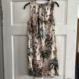 Sleeveless Tropical Print Shift Dress in Cream
